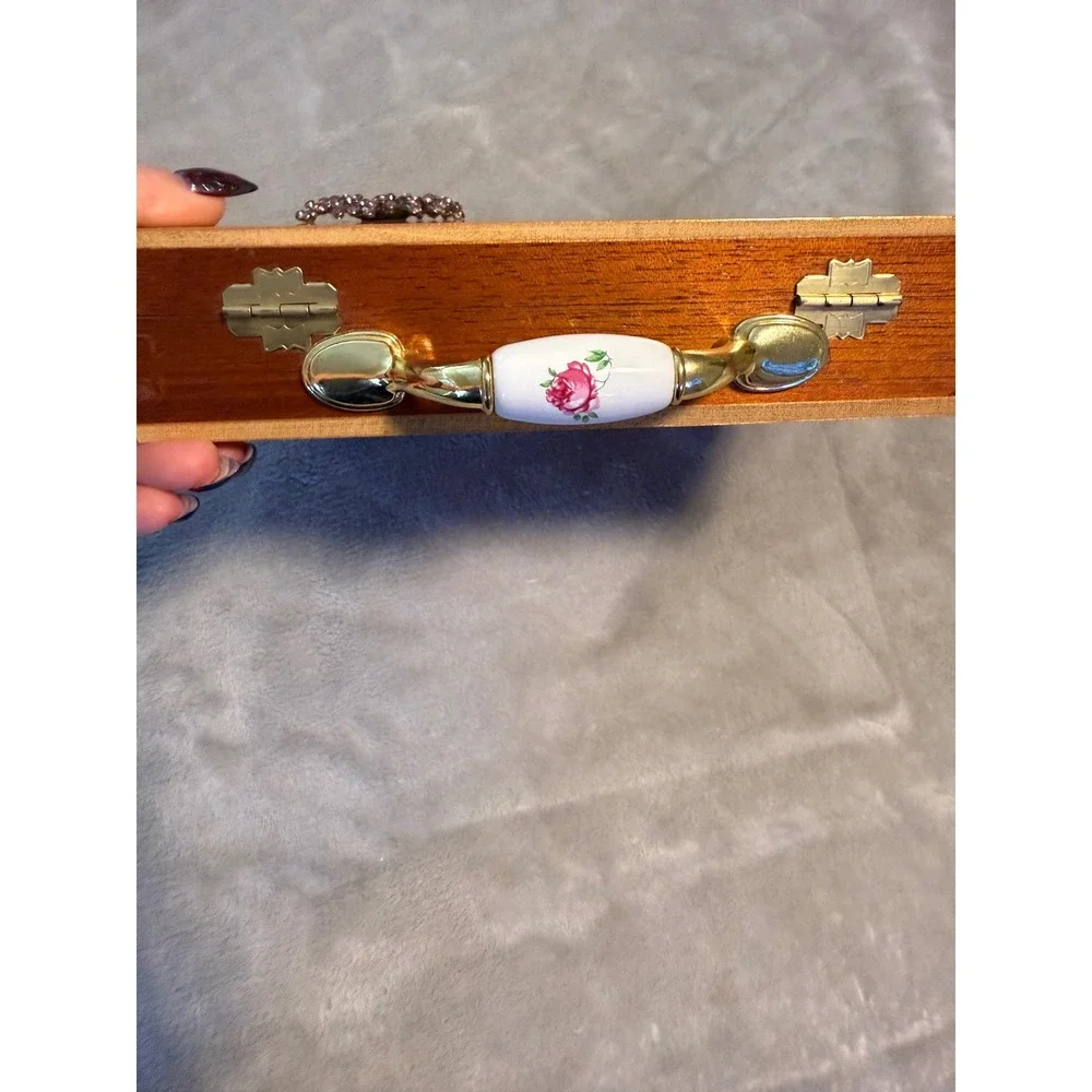 Vintage Sancho Panza Cigar Box Jewelry Box w/‎ Purple Silver Rhinestone Brooch